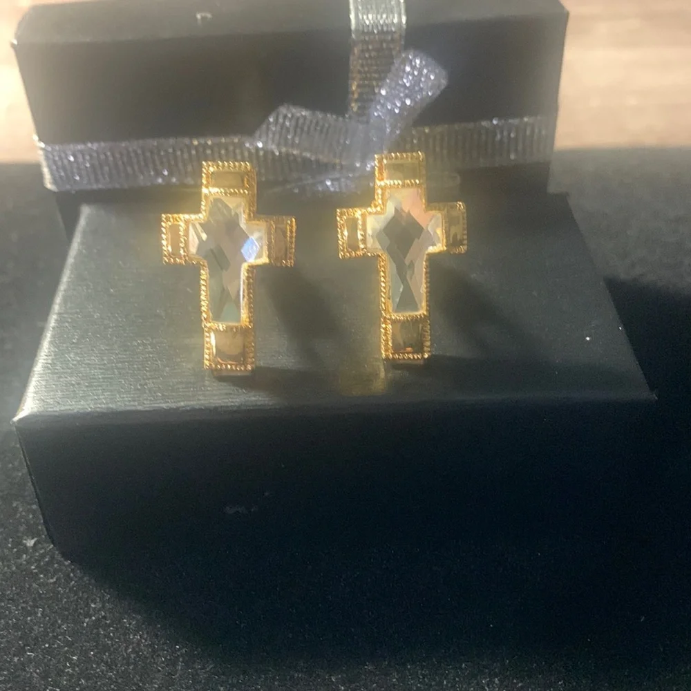 Gold Colored Cross Cuff Links